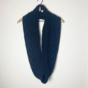 Roxy Infinite Black Knit Scarf